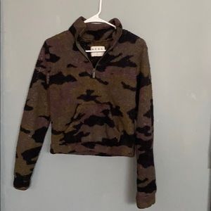 Aero cropped camo hoodie